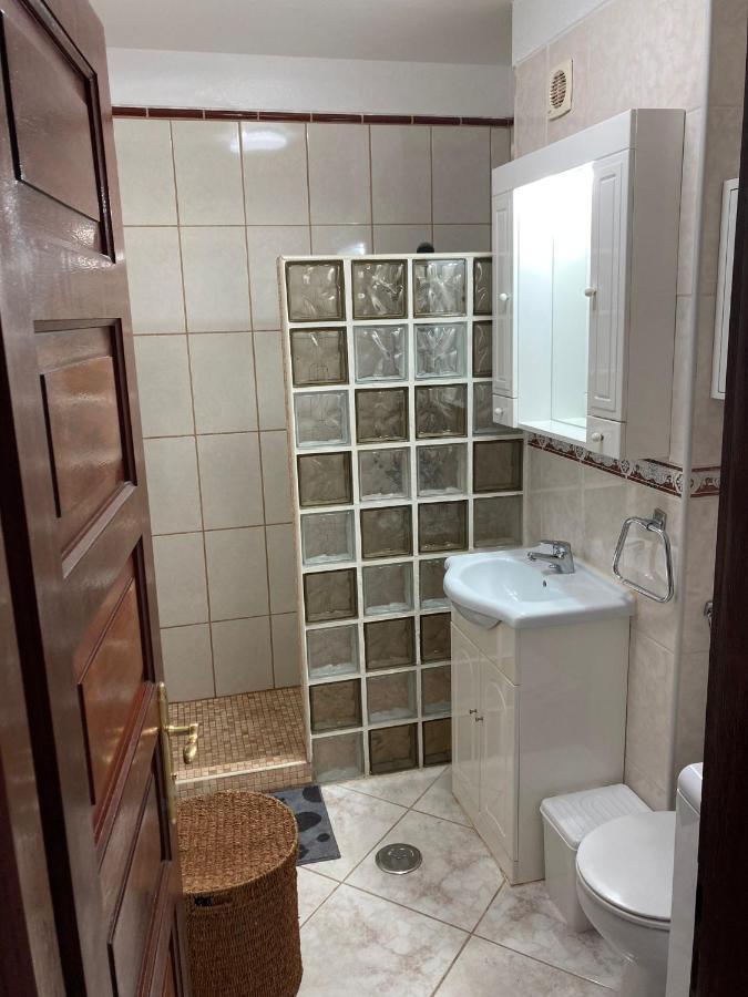 Victoria Court 2, Los Cristianos Guincho  Экстерьер фото